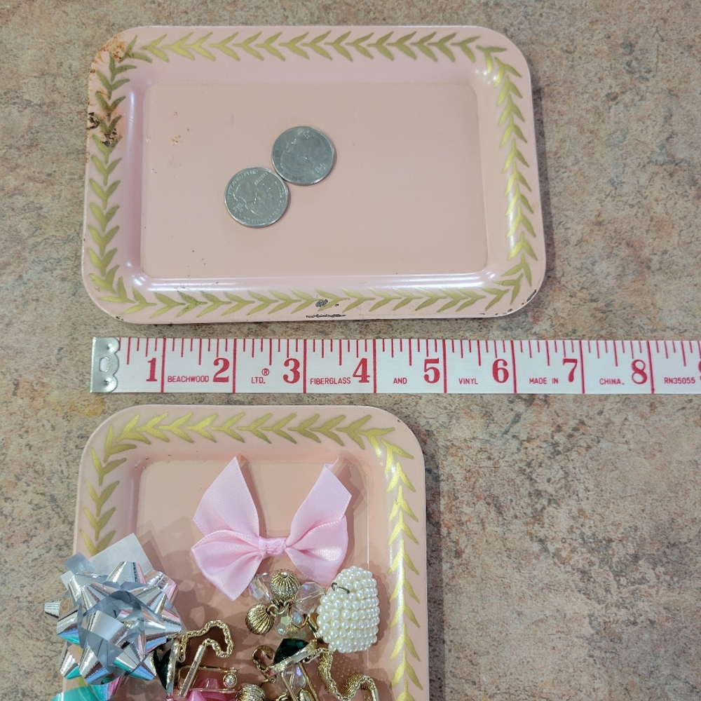 Vintage Pink Trinket ~ Tip Trays & Linen Napkins ~ Mid-Century Era ~ Shabby Chic - Picture 9 of 16